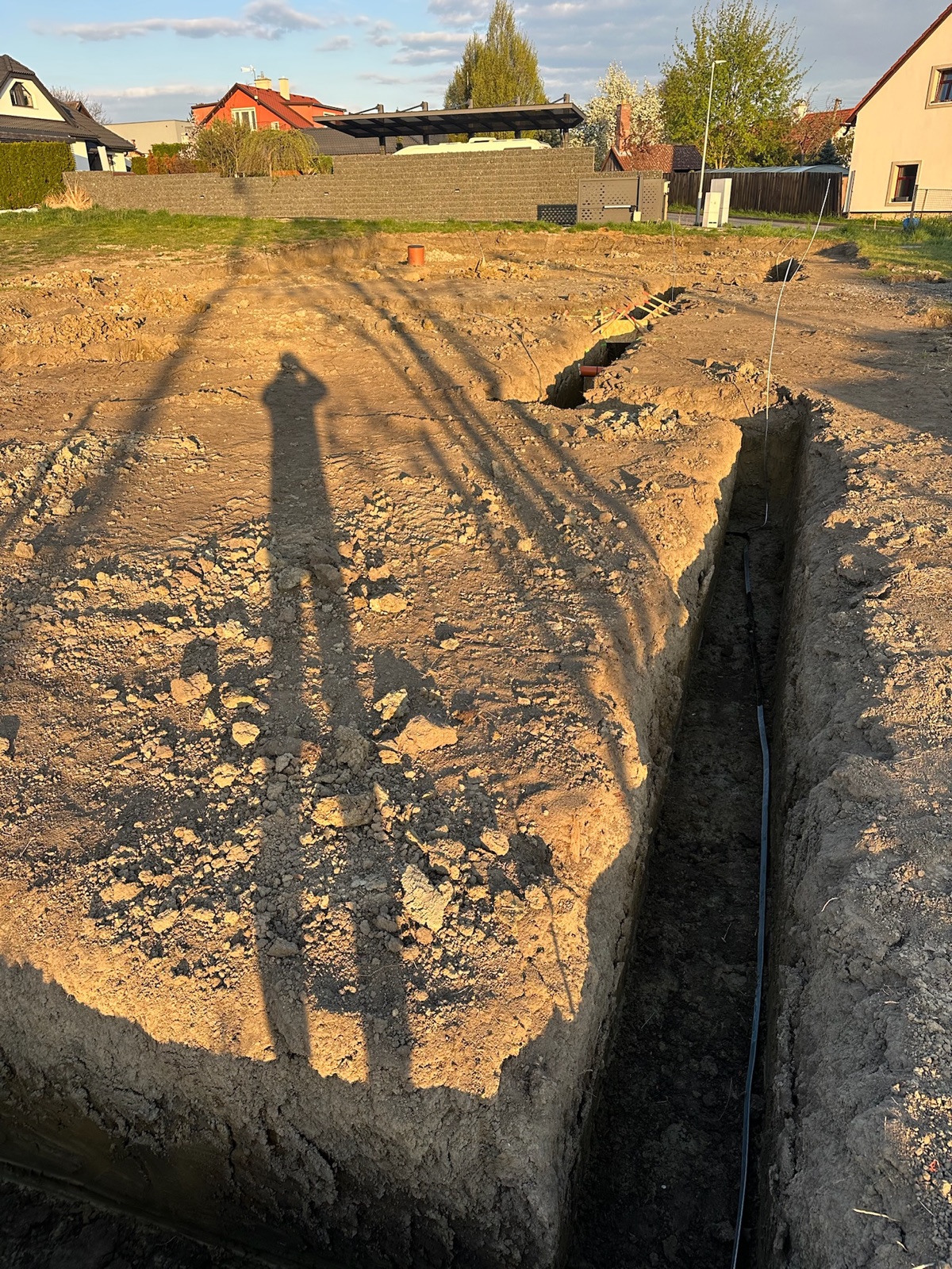 Výkopy základových pasů z dronu